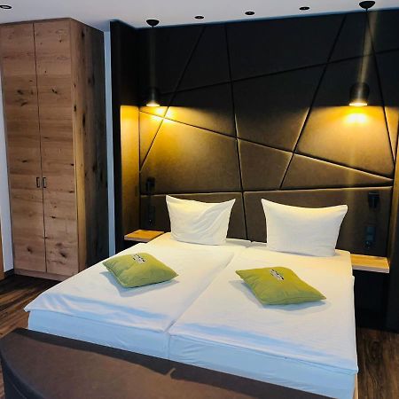 פולדה Hotel Gasthof Metzgerei Drei Linden מראה חיצוני תמונה