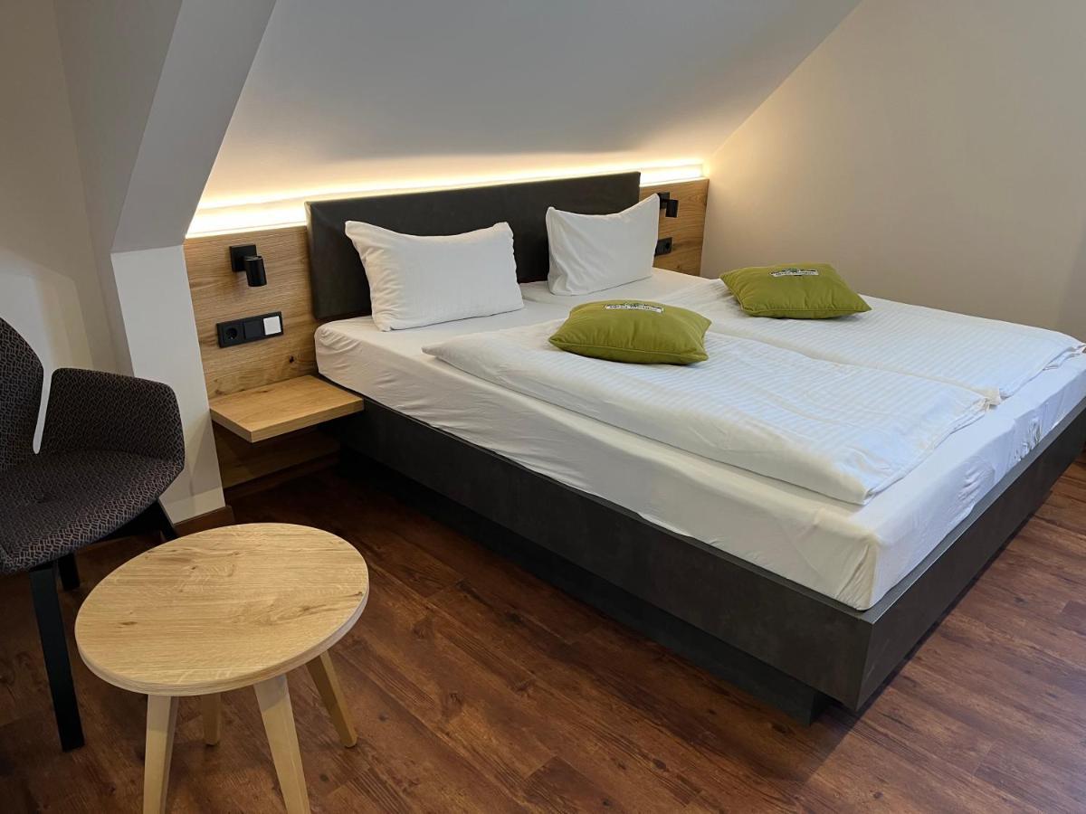 פולדה Hotel Gasthof Metzgerei Drei Linden מראה חיצוני תמונה