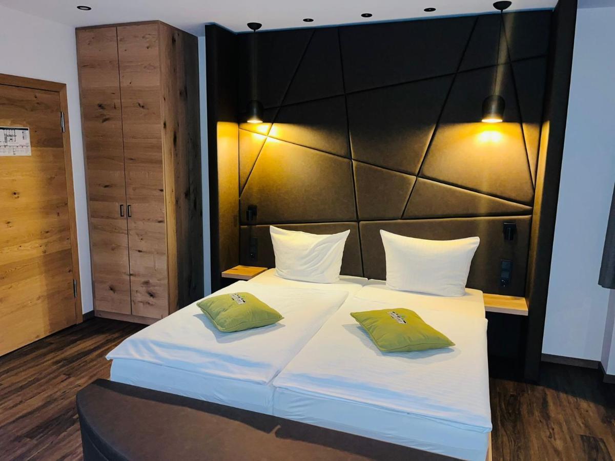 פולדה Hotel Gasthof Metzgerei Drei Linden מראה חיצוני תמונה