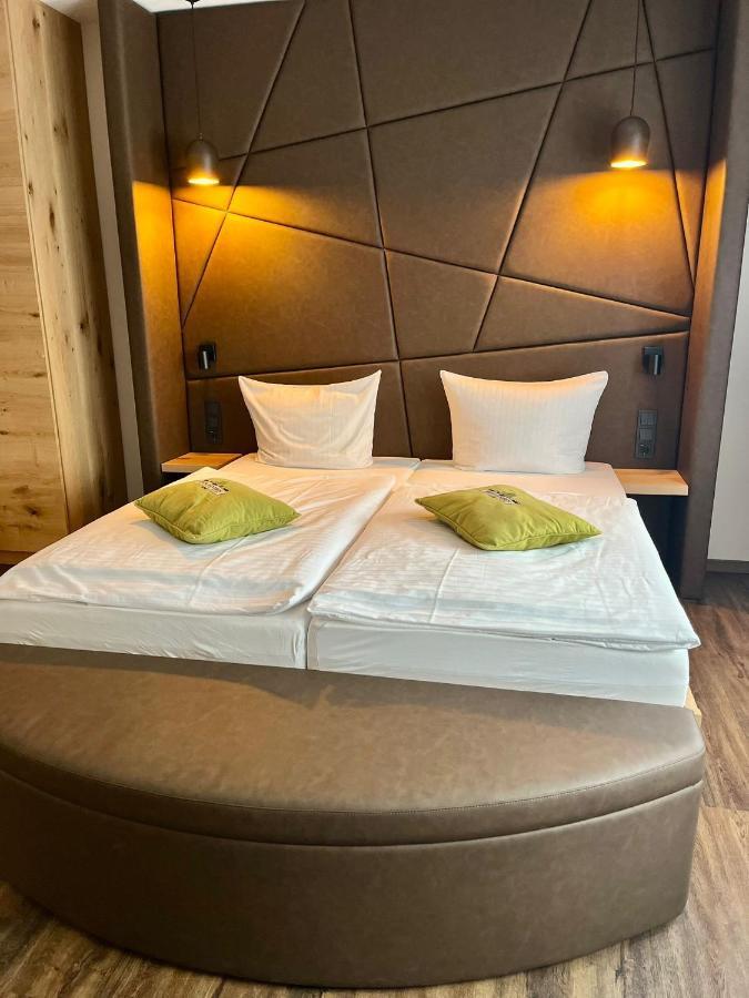 פולדה Hotel Gasthof Metzgerei Drei Linden מראה חיצוני תמונה