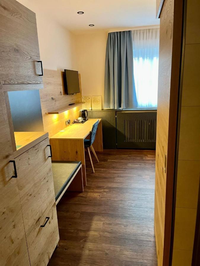 פולדה Hotel Gasthof Metzgerei Drei Linden מראה חיצוני תמונה